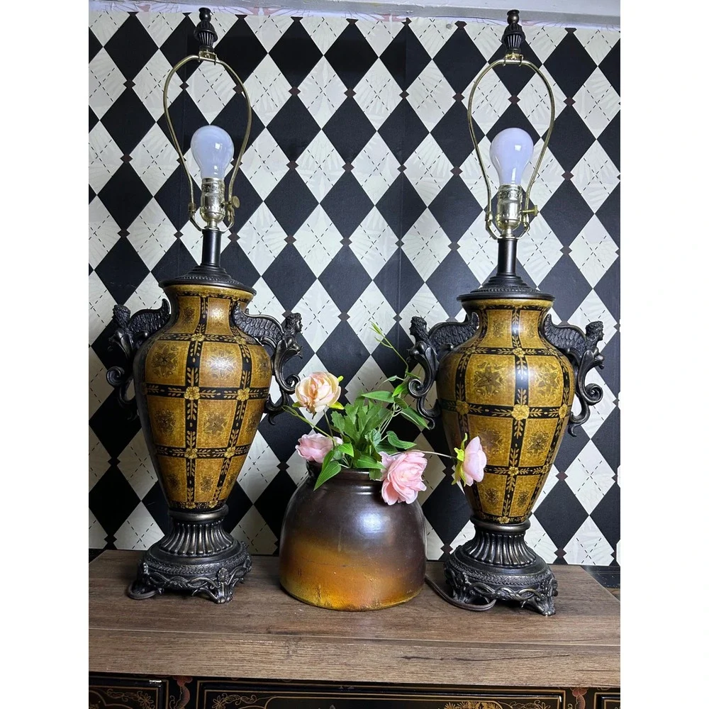 Vintage Figural Angel Table‎ Lamps Pair Neoclassical Urn Hollywood Regency